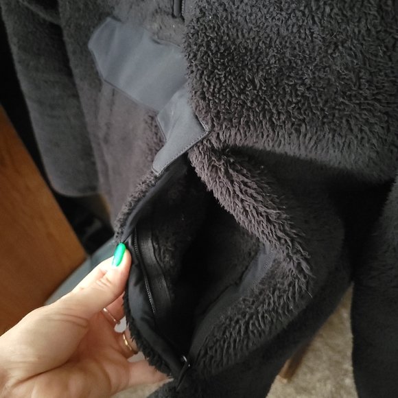 North Face Women's Pullover Sherpa - Picture 5 of 5